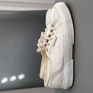 **SOLD** Womens Superga canvas sneaker
